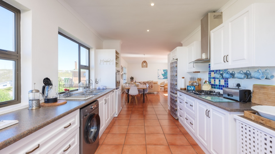 4 Bedroom Property for Sale in Oceanview Heights Western Cape
